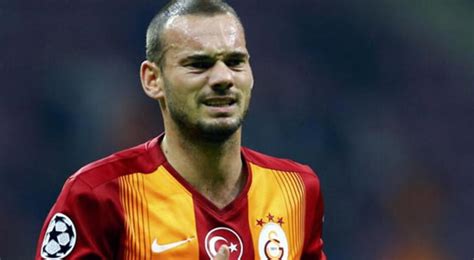 S­n­e­i­j­d­e­r­,­ ­G­a­l­a­t­a­s­a­r­a­y­­d­a­ ­K­a­l­ı­y­o­r­